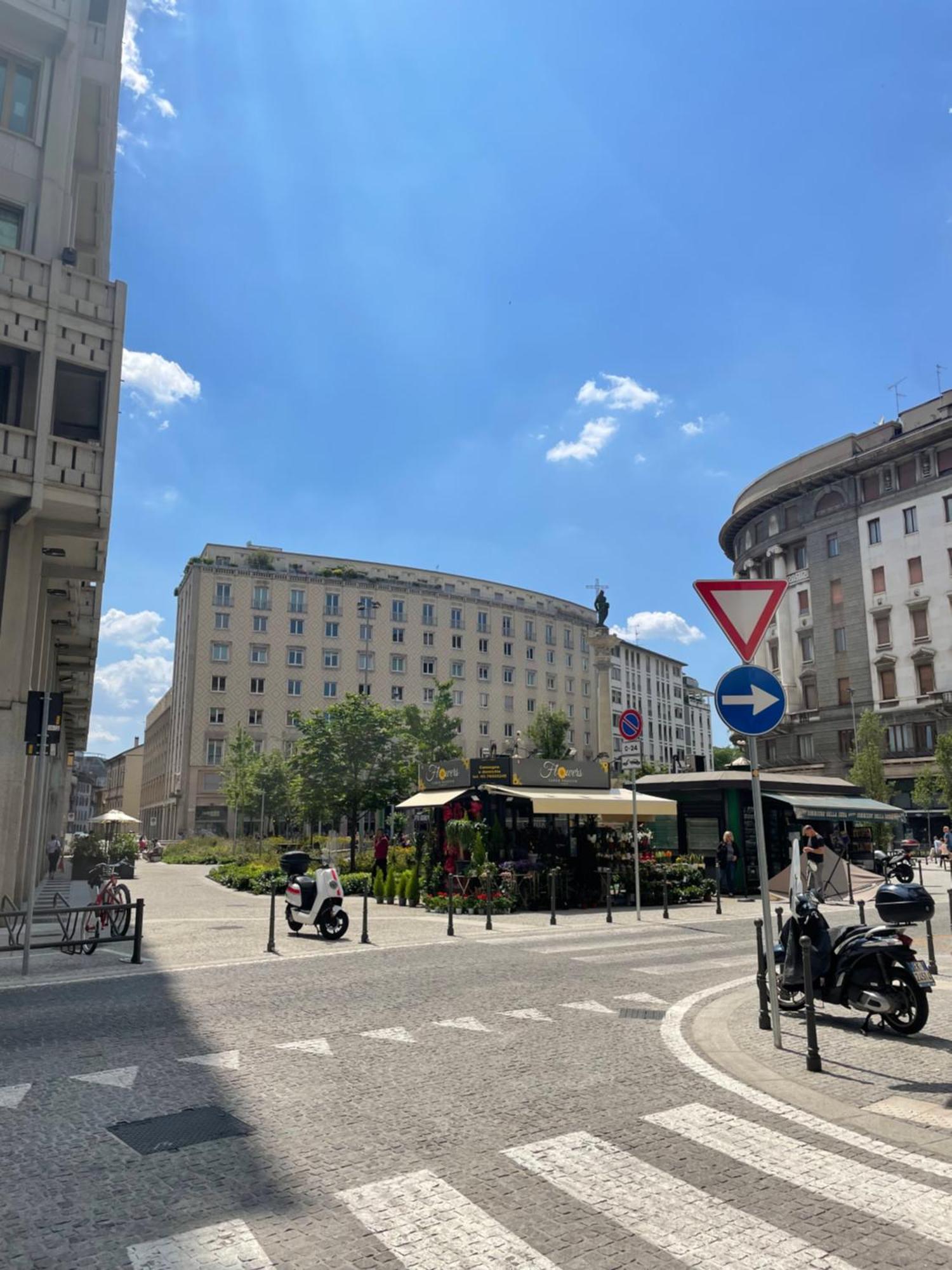 Downtown Apartment Milan Luaran gambar
